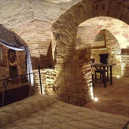 לינה וארוחת בוקר Pantorano 3*